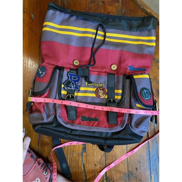 Harry Potter Hogwarts School of Witchcraft & Wizardry Multicolor Backpack MP $80 - Picture 10 of 11